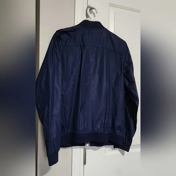 Windbreaker - Picture 3 of 3